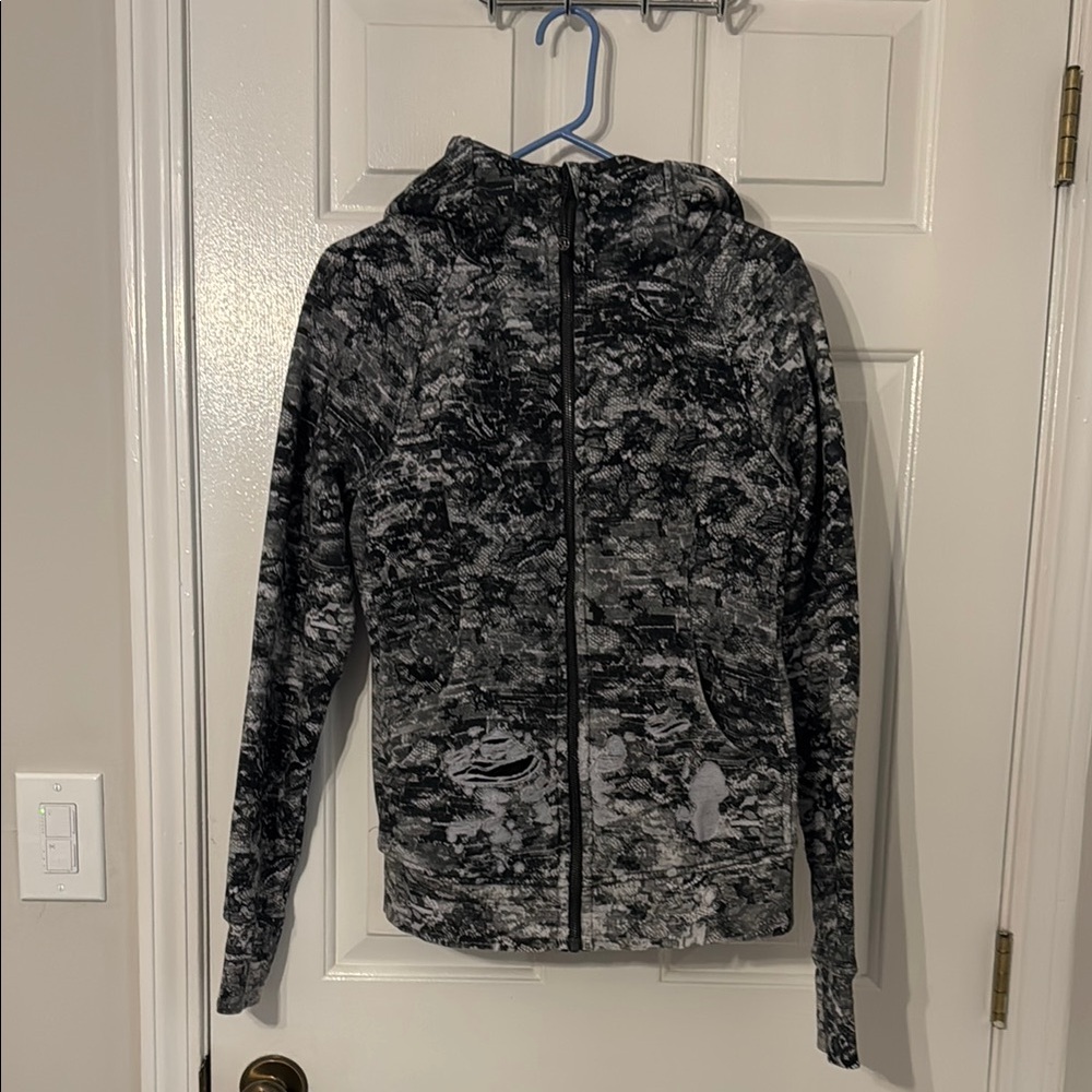 Lulu lemon sweater